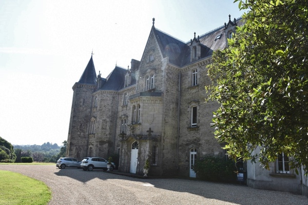 Photo Saint-Goazec - le château