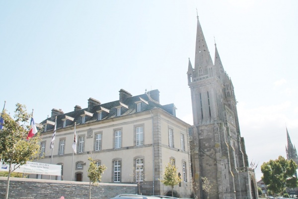 Photo Saint-Pol-de-Léon - Cathedrale Saint Paul aurélien