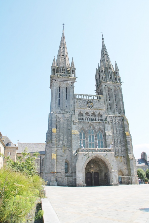 Photo Saint-Pol-de-Léon - Cathedrale Saint Paul aurélien