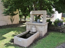 Photo paysage et monuments, Saint-Thurien - la fontaine