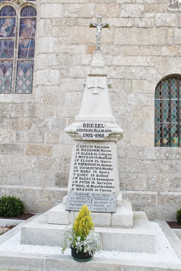 Photo Tréflaouénan - le monument aux morts
