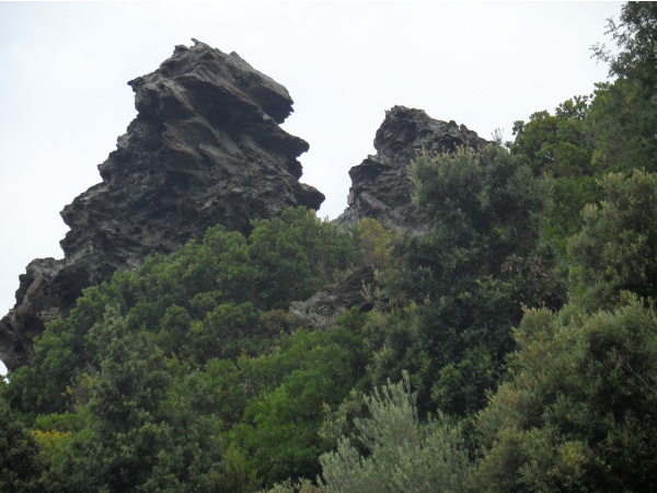 Photo Bastia - Pierres aux formes étranges dans la chaîne de montagnes Serra di Pigno (1)