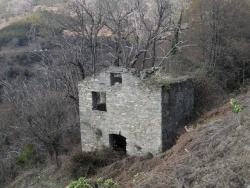 Photo paysage et monuments, Cervione - ...une autre maison abandonné vu sur la D71