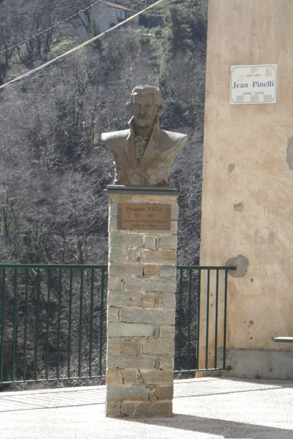 Photo Cervione - Sur la Traversa - Le monument de Pasquale Paoli - U Babbu di a patria