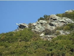 Photo paysage et monuments, Cervione - Des rochers avec des formes bizarres - Vu du D71