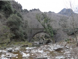 Photo paysage et monuments, Velone-Orneto - Pont de l'Enfer sur la rivière  Petrignani