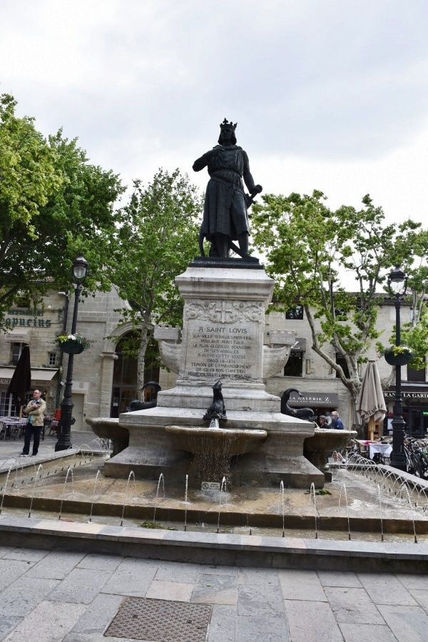 Photo Aigues-Mortes - la Statue