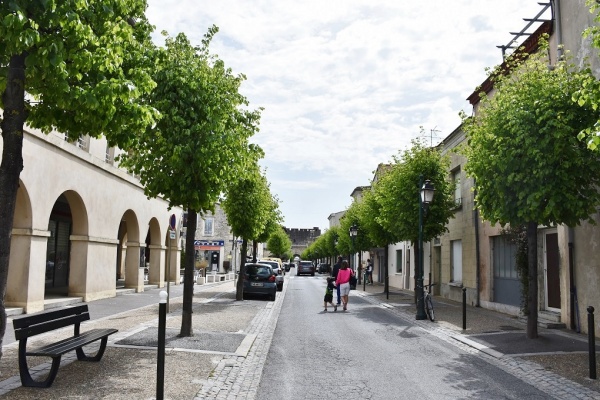 Photo Aigues-Mortes - le village