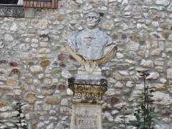 Photo paysage et monuments, Aiguèze - la Statue