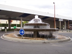 Photo paysage et monuments, Alès - Rond-point et fontaine