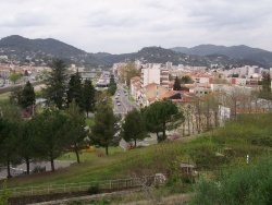 Photo paysage et monuments, Alès - Vue sur l'avenue Carnot et les collines alentours