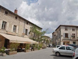 Photo paysage et monuments, Barjac - le village