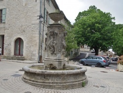 Photo paysage et monuments, Barjac - La Fontaine