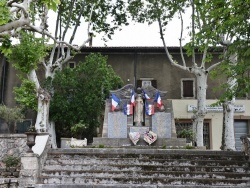 Photo paysage et monuments, Barjac - le Monument Aux Morts