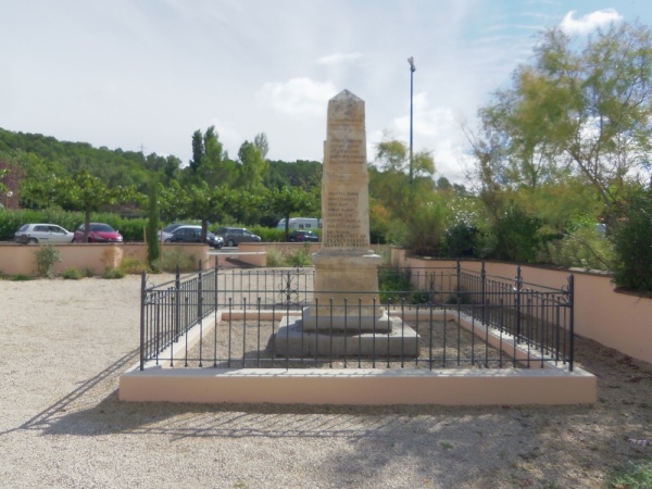 Photo Boisset-et-Gaujac - Monument aux morts de Boisset-et-Gaujac