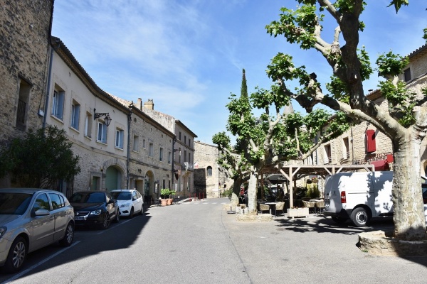 Photo Castillon-du-Gard - le village