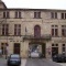 Photo Caveirac - Place du château, le porche et l'Hotel de Ville