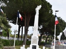 Photo paysage et monuments, Le Grau-du-Roi - le Monument Aux Morts