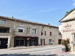 Photo paysage et monuments, Laval-Saint-Roman - le Village