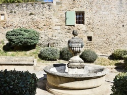 Photo paysage et monuments, Meynes - la fontaine