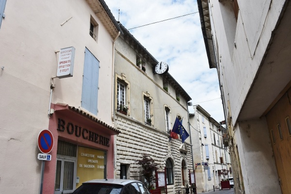 Photo Montfrin - le village