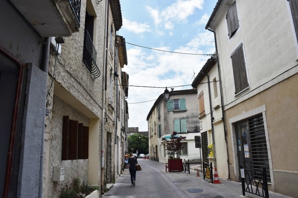 Photo Montfrin - le village