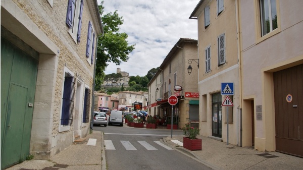 Photo Montfrin - le village