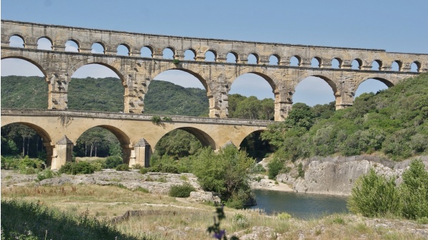 Photo Remoulins - le pont du gard communes de remoulins (30210)