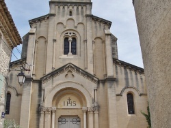 Photo paysage et monuments, Saint-Hilaire-d'Ozilhan - église Sain Hilaire