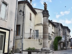 Photo paysage et monuments, Saint-Jean-de-Maruéjols-et-Avéjan - le Monument Aux Morts