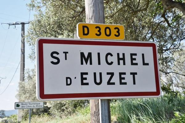 Photo Saint-Michel-d'Euzet - Saint Michel d'Euzet (30200)