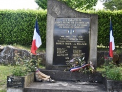 Photo paysage et monuments, Saint-Privat-de-Champclos - le Monument Aux Morts