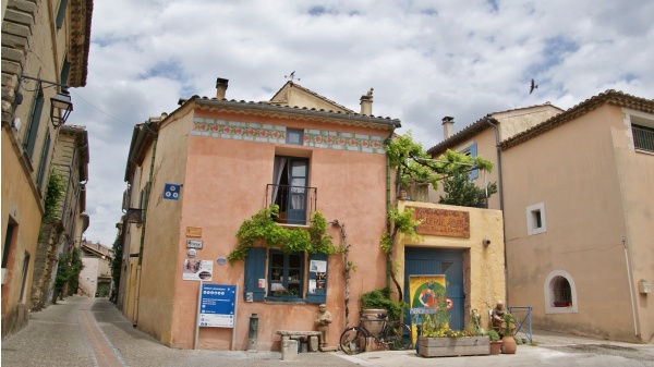 Photo Saint-Quentin-la-Poterie - la ville