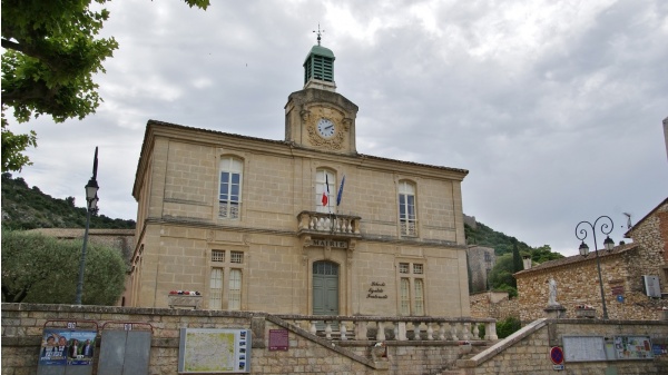 Photo Saint-Victor-la-Coste - la mairie