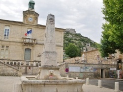 Photo paysage et monuments, Saint-Victor-la-Coste - la fontaine