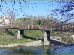 Photo paysage et monuments, Les Salles-du-Gardon - Passerelle sur le Gardon (Gard)