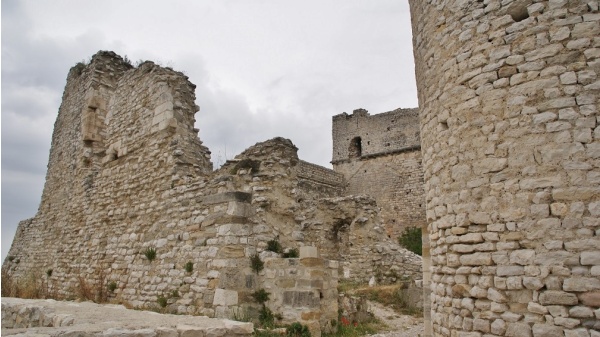 monstere fortifie l'houzon abbaye de saint andré