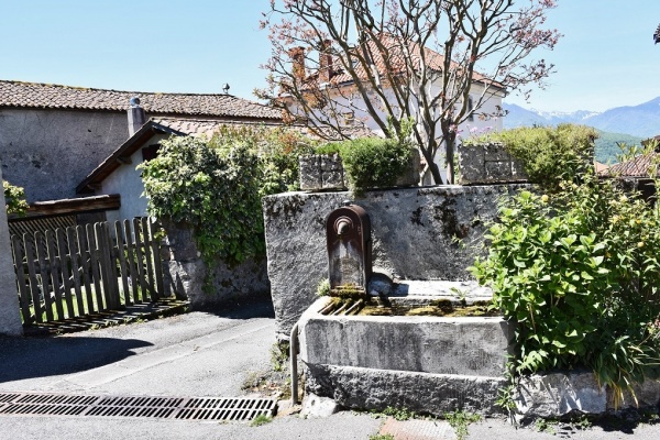 Photo Antichan-de-Frontignes - la Fontaine