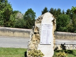 Photo paysage et monuments, Montmaurin - le Monument Aux Morts