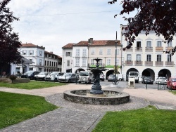 Photo paysage et monuments, Montréjeau - la Fontaine