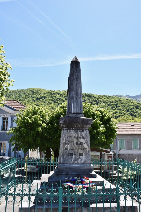 Photo Saint-Pé-d'Ardet - le Monument Aux Morts