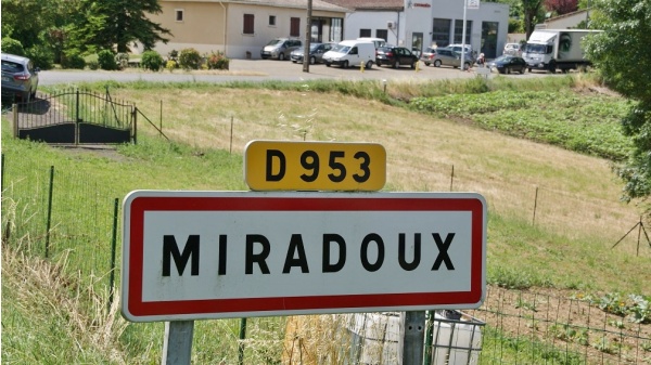Photo Miradoux - miradoux (32340)