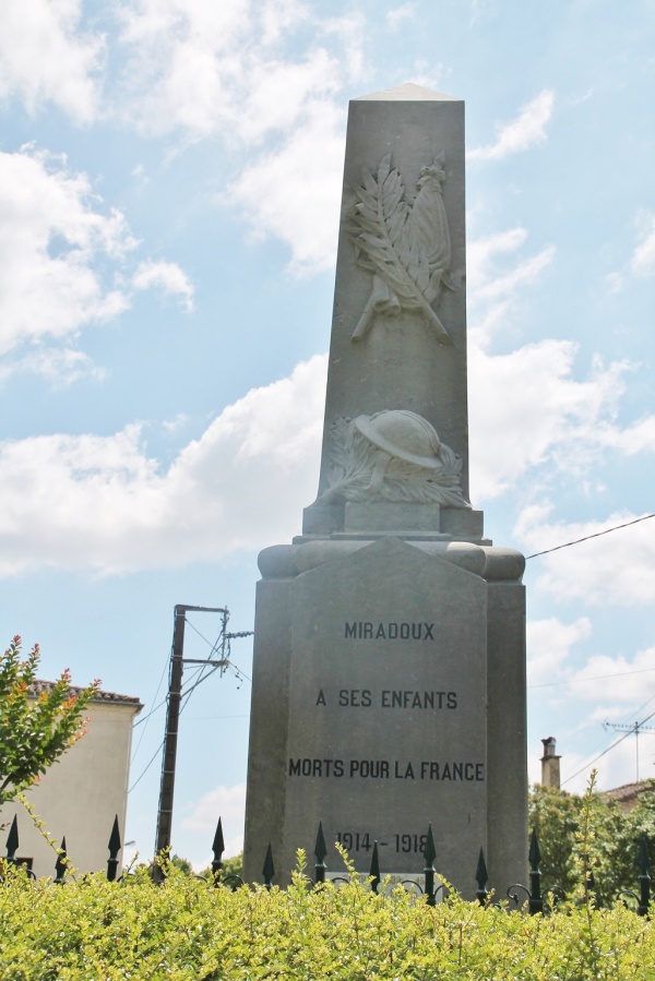 Photo Miradoux - le monument aux morts