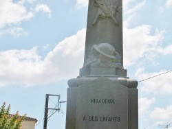 Photo paysage et monuments, Miradoux - le monument aux morts