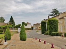 Photo paysage et monuments, Les Artigues-de-Lussac - La Commune
