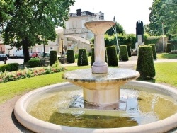 Photo paysage et monuments, Castillon-la-Bataille - Fontaine