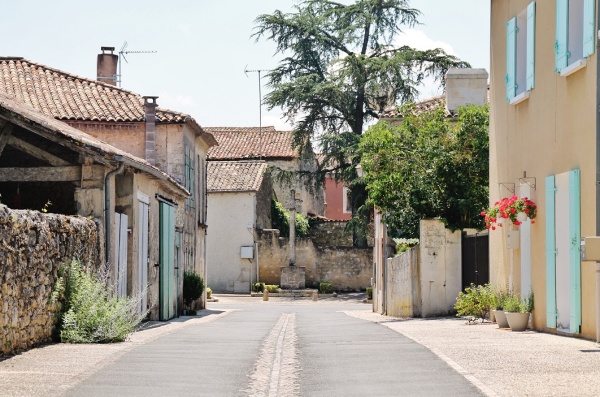 Photo Gensac - La Commune