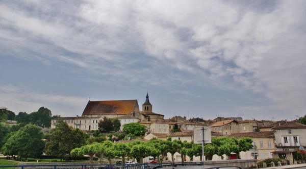 Photo Guîtres - La Commune