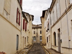 Photo paysage et monuments, Guîtres - La Commune