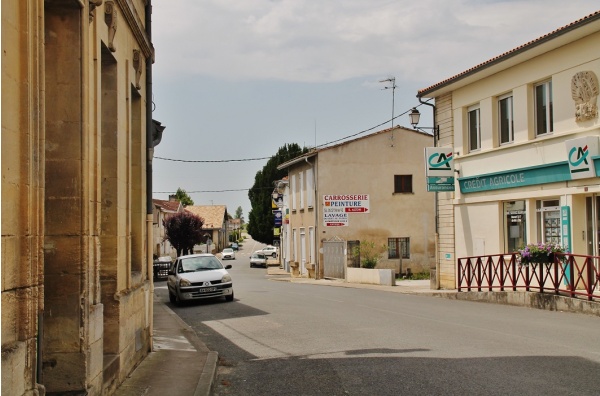 Photo Lussac - La Commune